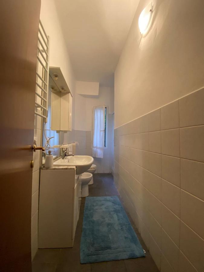 Right Bank House Villa Imperia Exterior photo